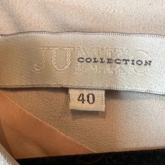 Elegant Beige Sleeveless Dress - Picture 2 of 3